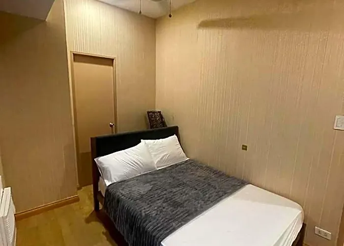 Exquisite Private 2br Отель Манила